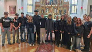 1FGA erkundet die Klosterkapelle